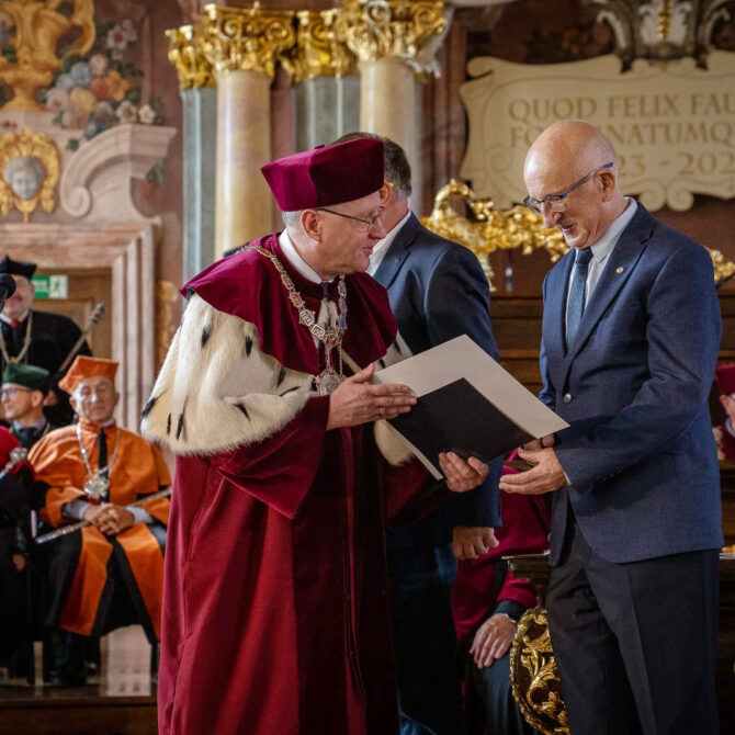 Nagroda Heisiga dla prof. Lechosława Latos-Grażyńskiego